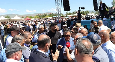 Göl Festivalinde Başkan Demir’e vatandaştan sevgi seli!