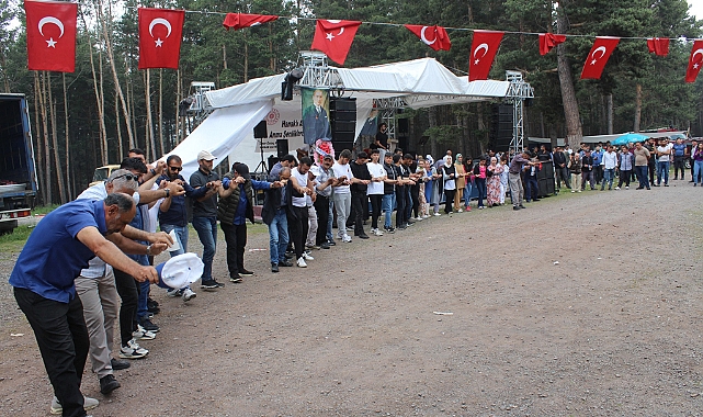 Hanaklı Aşık Mazlumi'yi anma şenliğine yoğun ilgi