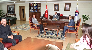 İl Başkanı Kay ve yönetimi Vali Öner'i ziyaret etti