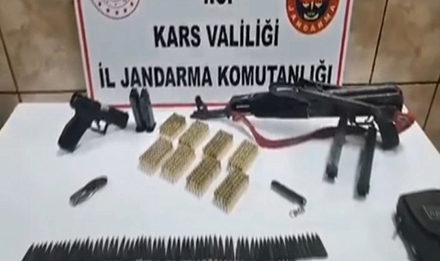 Kalaşnikof tüfek ve tabanca ele geçirildi