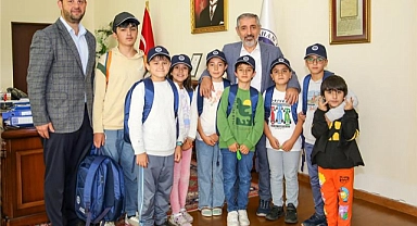 Kuran kursu öğrencileri, Rektör Biber’i ziyaret etti