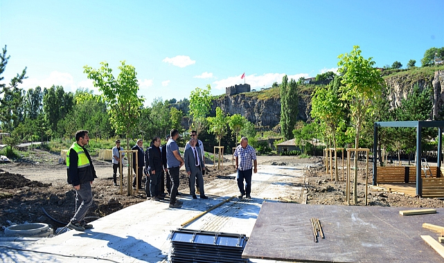Millet bahçesindeki sosyal alanlar gün yüzüne çıkmaya başladı