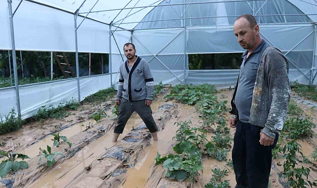 Sağanak yağış sele dönüştü