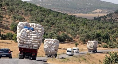 Saman yüklü kamyonlar yola çıktı