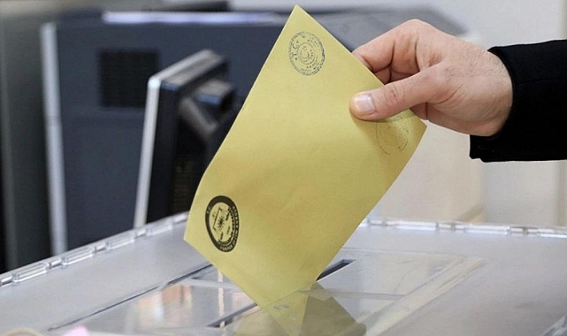 Siyaset yaz sıcaklarında ısınmaya başladı