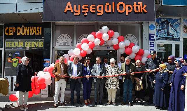 Vali Öner, Ayşegül Optik'in açılışına katıldı