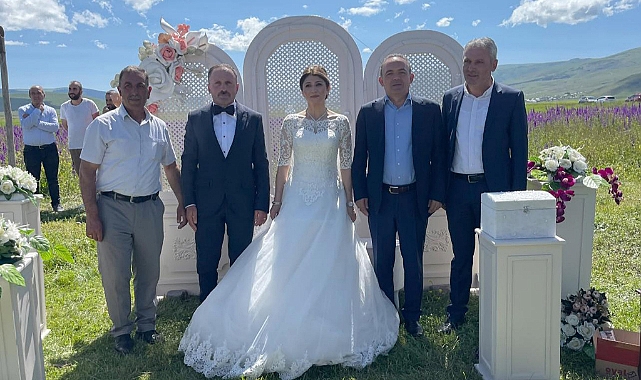 Vali Öner, düğüne katıldı