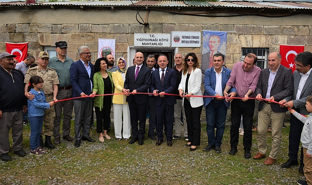 Vali Öner, Kütüphane açılışına katıldı