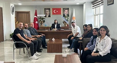 Yeşilay'dan Ak Parti'ye hayırlı olsun ziyareti