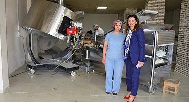Zehra Mine Öner, kadın girişimcileri ziyaret ediyor