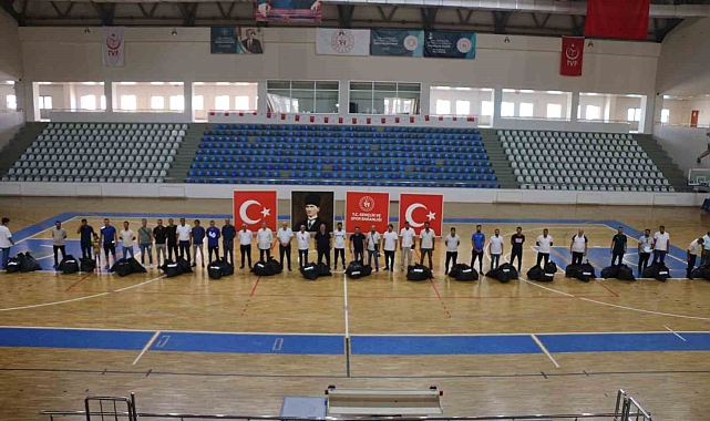 56 spor kulübüne malzeme desteği
