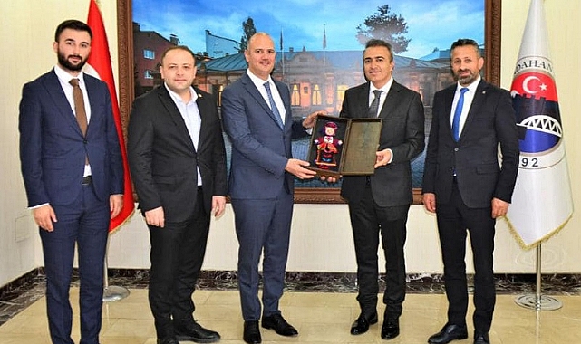 AK Partili Vekiller, Vali Çiçek'i ziyaret etti
