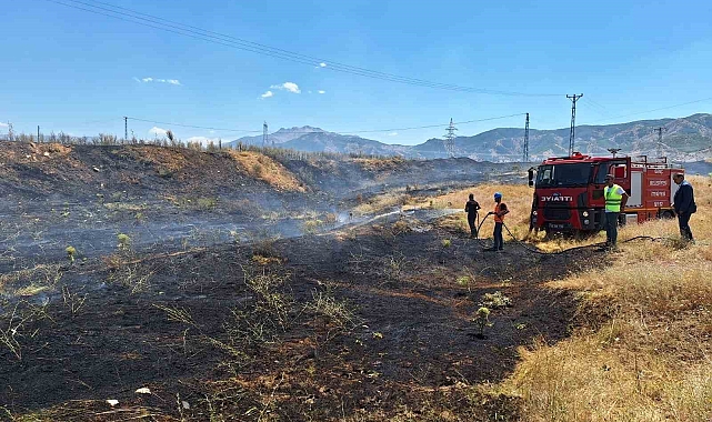 Anız yangını büyümeden söndürüldü