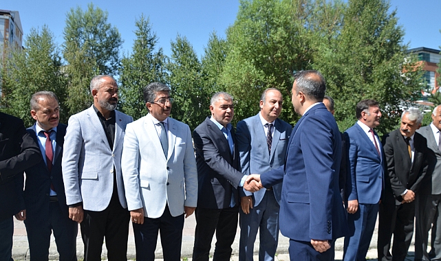 Ardahan Valisi Hayrettin Çiçek göreve başladı