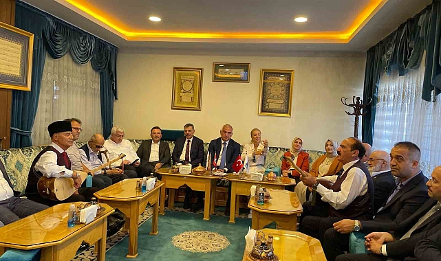 Aşıklar için "Yaşayan İnsan Hazinesi" isteği