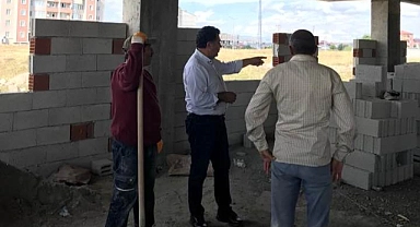 Başkan Demir, taziye evi çalışmalarını yerinde inceledi