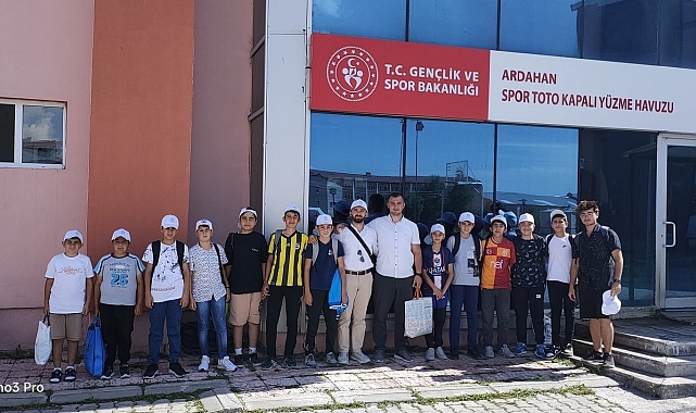 Çıldır Kuran Kursu Öğrencilerine Yönelik Yüzme Etkinliği Düzenlendi