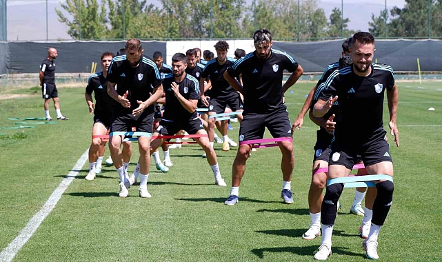 Erzurumspor Teknik Direktörü Hakan Kutlu: "204 günlük hasret bitsin"