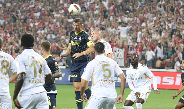 Fenerbahçe, Samsun'da liderliğe yükseldi
