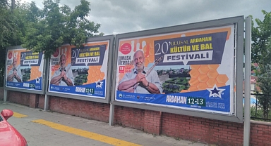 Festival afişleri bilbordları süslemeye başladı