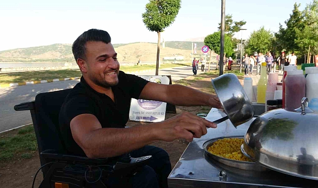 Hastalığı çalışmasına engel olmadı