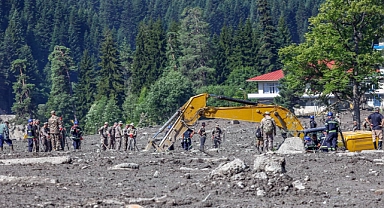 Komşu ülkede heyelan: 18 kişi yaşamını yitirdi