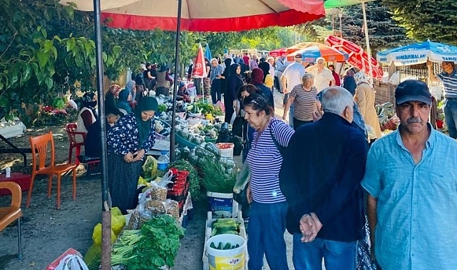 Köyde kadınlar hem üretip hem satıyor