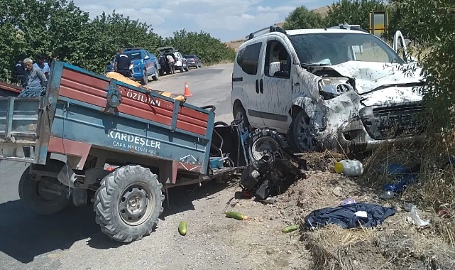 Römorklu çapa makinesi ile hafif ticari araç çarpıştı: 2 yaralı