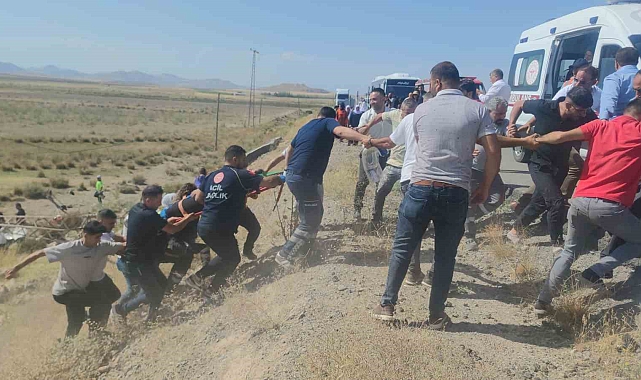 Trafik kazası: 1 ölü, 3 yaralı