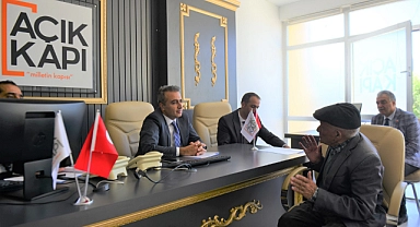 Vali Çiçek, “halk günü”nde vatandaşları dinledi