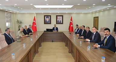 Vali Çiçek ilk toplantısını gerçekleştirdi