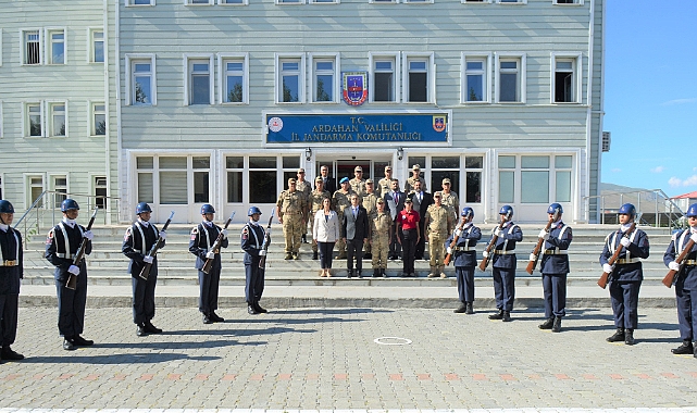 Vali Çiçek'ten İl Jandarma Komutanlığına ziyaret