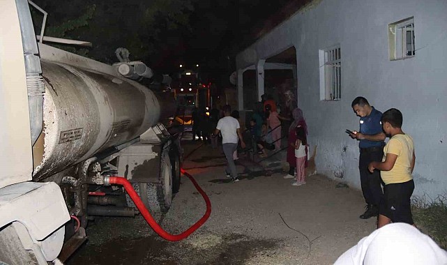 8 bin ot balyası kül oldu, bir kadın dumandan zehirlendi