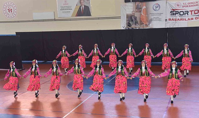 Kulüpler Arası Halk Oyunları Bölge Yarışması yapıldı
