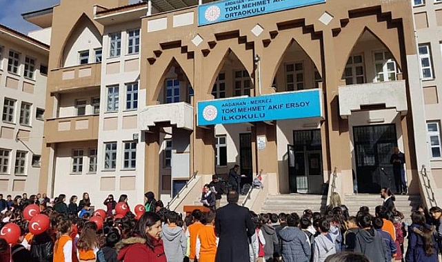 Ardahan’da 2023-2024 eğitim öğretim yılının ilk zili çaldı