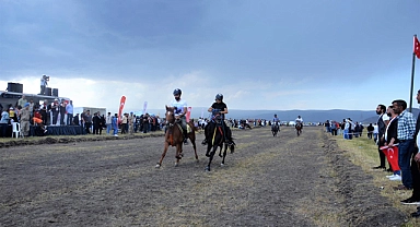 Ardahan'da 9. Rahvan at yarışları düzenlendi