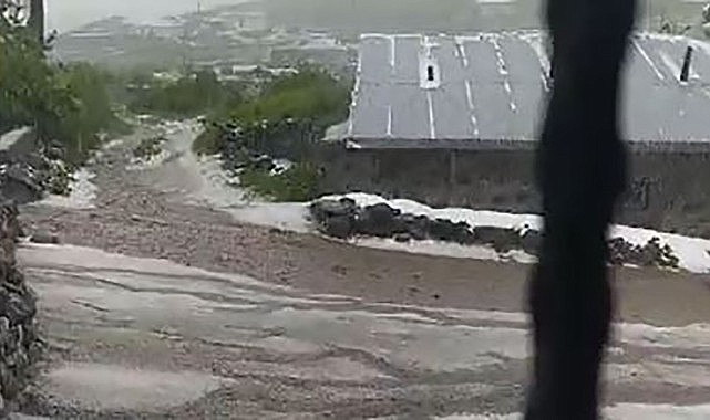 Dolu yağışı sonrası Ardahan beyaza büründü