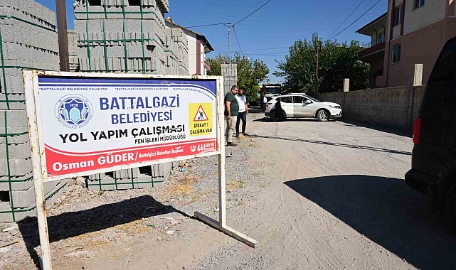 Hatunsuyu Mahallesi'ndeki yollarda asfalt serimi