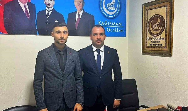 Kağızman Ülkü Ocakları'nda bayrak değişimi