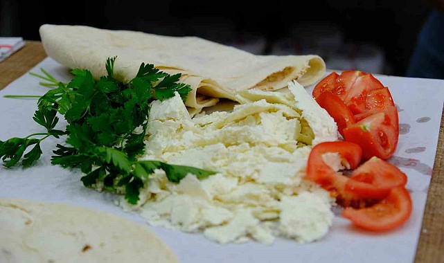 Kahvaltı sofralarına 3 bin rakımdan gelen lezzet: Erzincan tulum peyniri