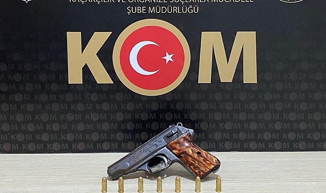 Kars&#039;ta 1 araçtan silah ve mühimmat çıktı