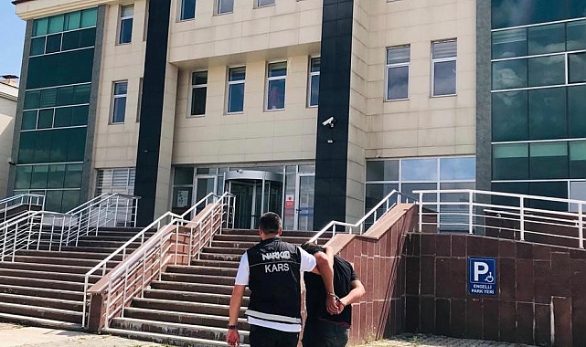 Kars&#039;ta ayakkabıdan uyuşturucu çıktı