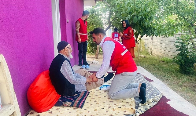Kızılay'dan asırlık çınarlara ziyaret