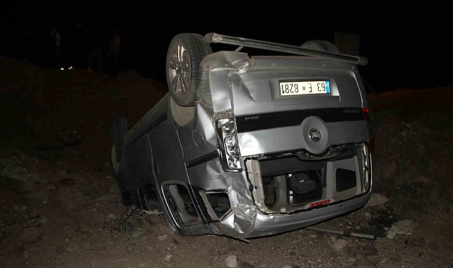 Kontrolden çıkan kamyonet köprüden uçtu: 2 yaralı