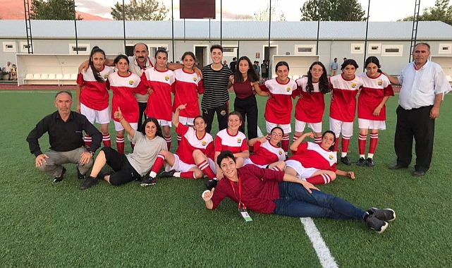 Kura Kadın Futbol takımı, bölge şampiyonu
