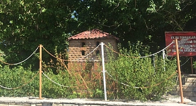 Levent Pehlivan, Yanık cami anıtını ziyaret etti