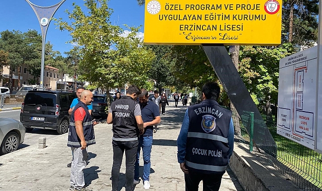 Okul önlerinde polis denetimi
