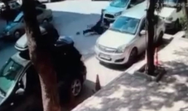 Otomobilin bisikletli şahsa çarpma anı kameralara yansıdı
