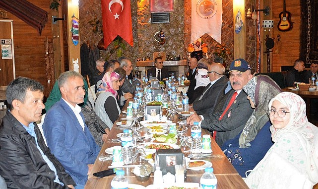 Şehit aileleri ve gaziler yemekte buluştu