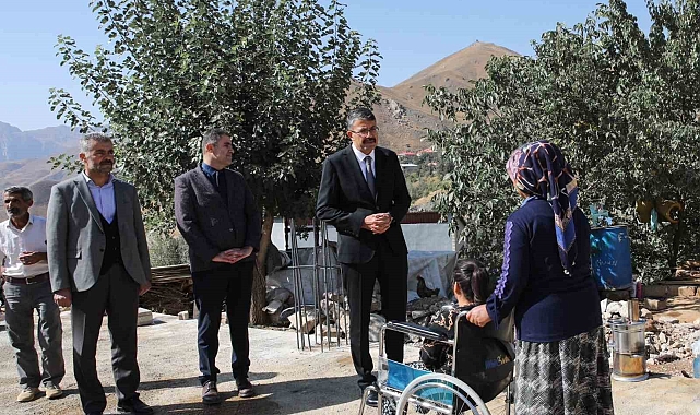 Vali Ali Çelik "Engelli kızı sevindirdi"